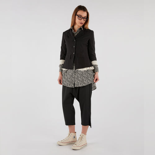 TIGHT-FITTING B/W JACKET