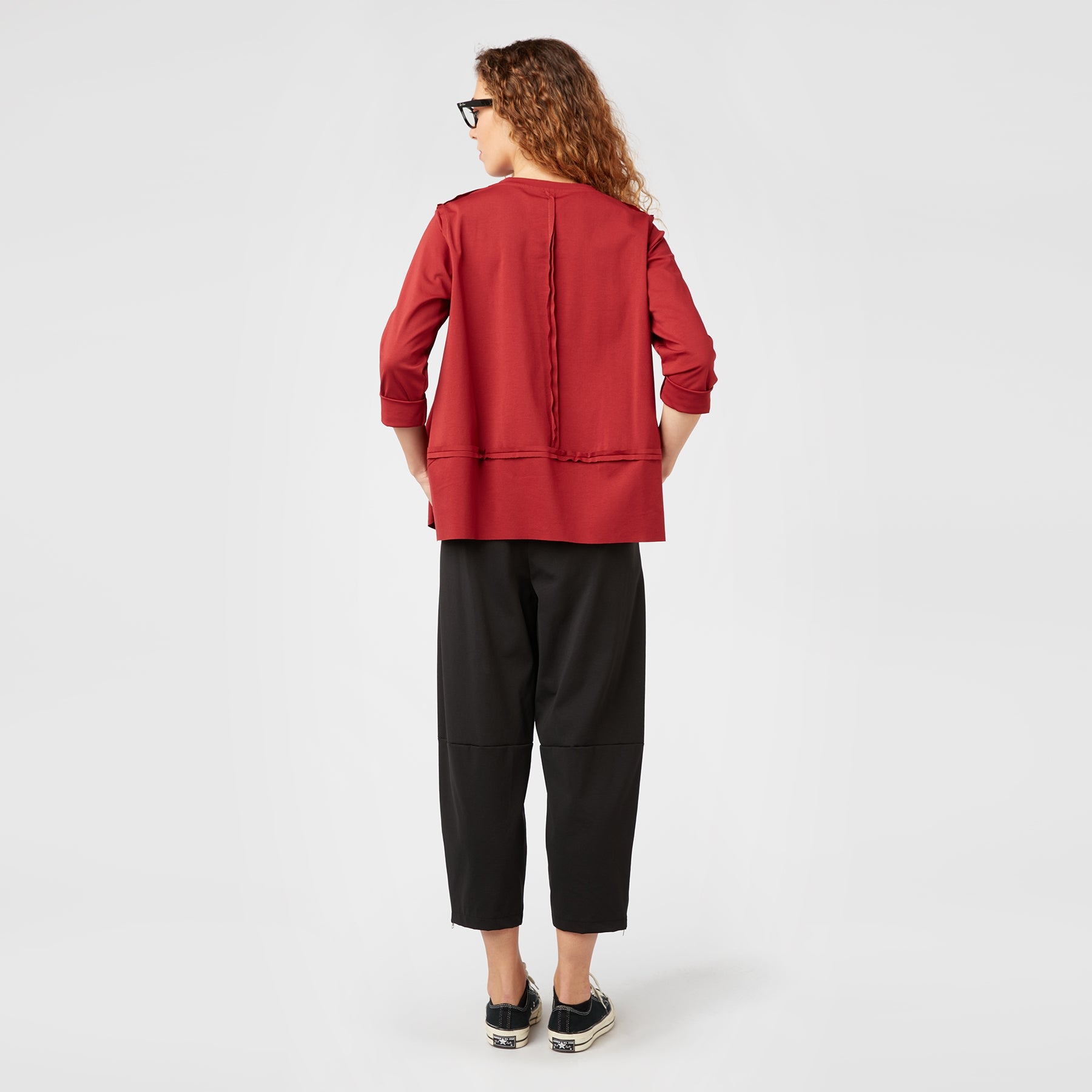 PANTS WITH ZIPPER DETAIL AT THE HEM