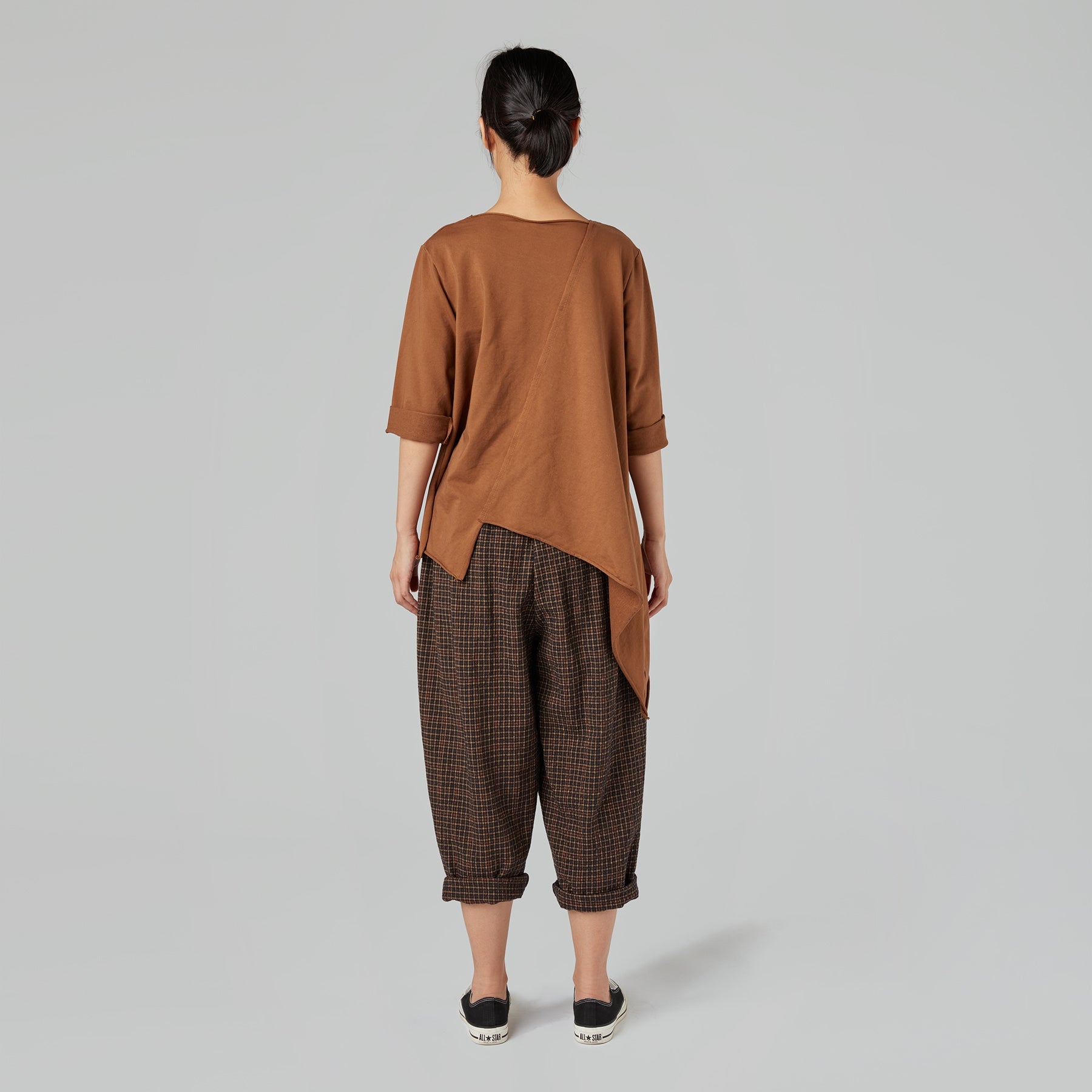 SWEATSHIRT WITH DIAGONAL CUT