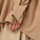 CAMICIA CON DETTAGLIO RIPIEGATO SUL POLSO