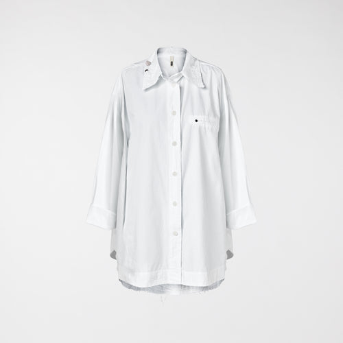 CAMISA CON ACCESORIOS EN EL CUELLO