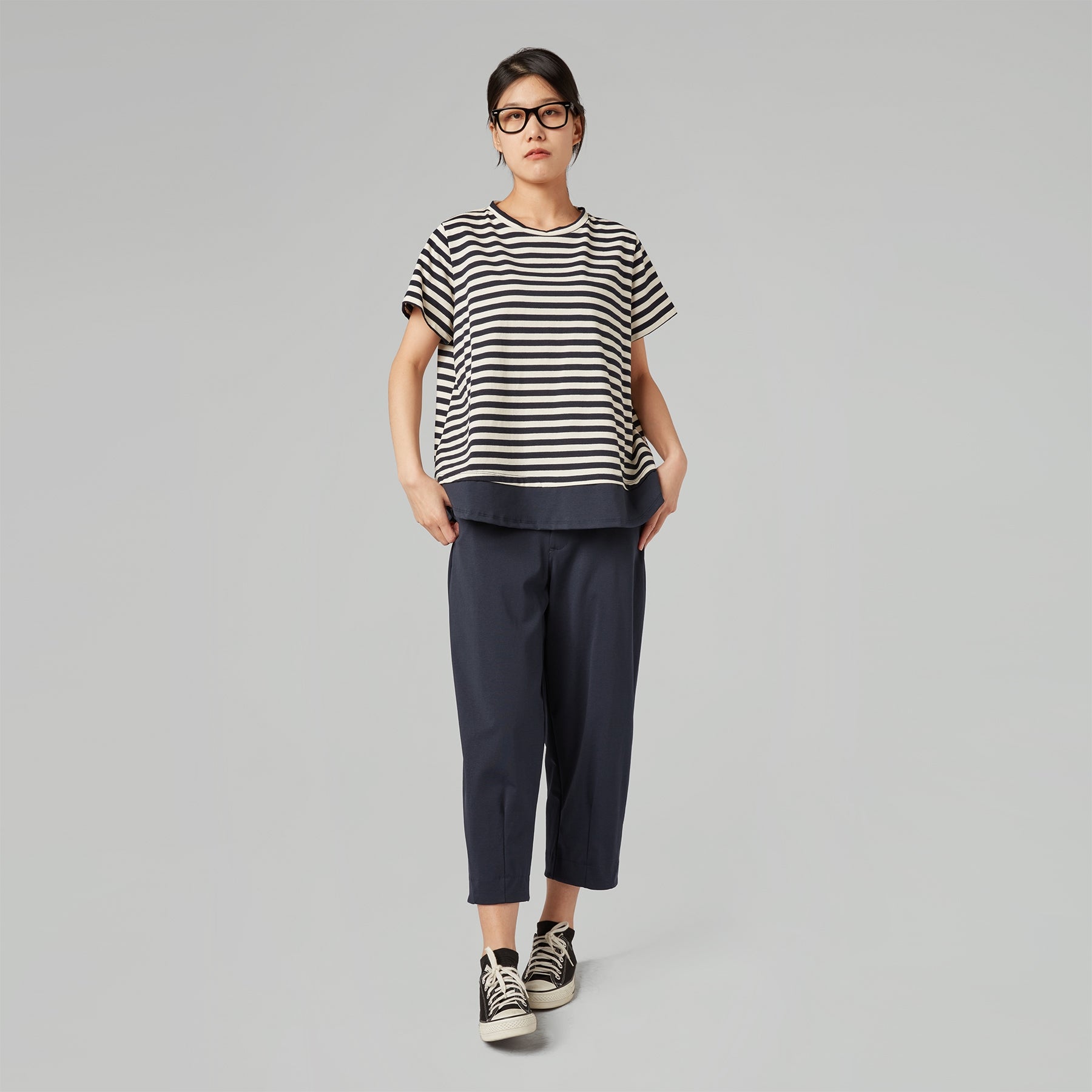 T-SHIRT À RAYURES AVEC VOLANTS