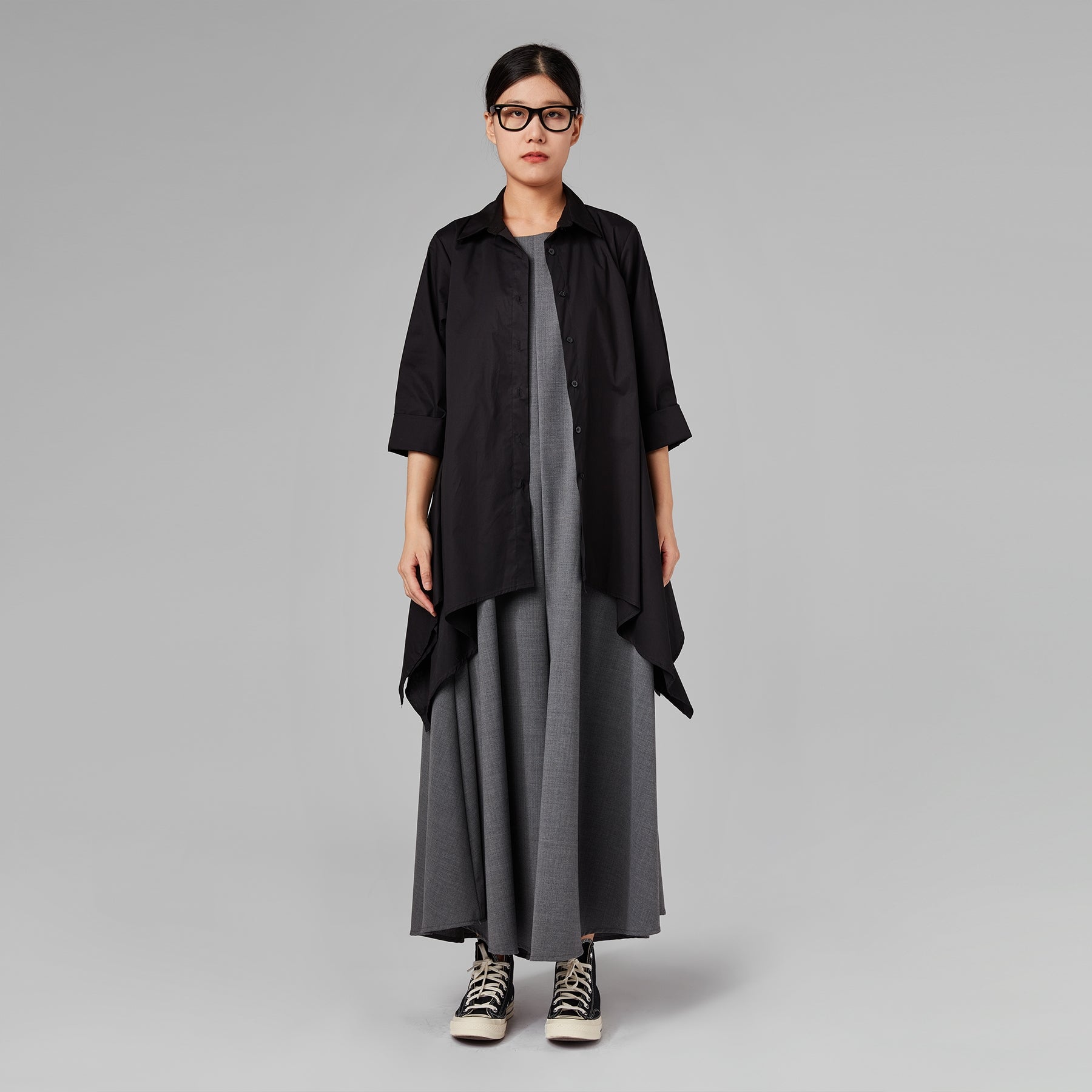 CAMICIA A PUNTA SUI FIANCHI