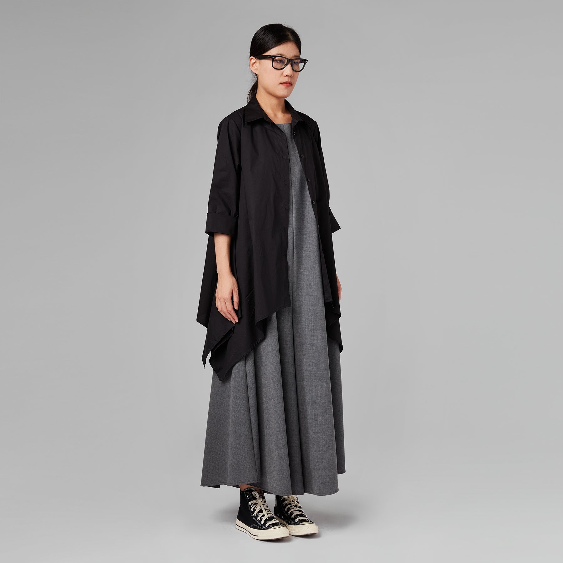 CAMICIA A PUNTA SUI FIANCHI