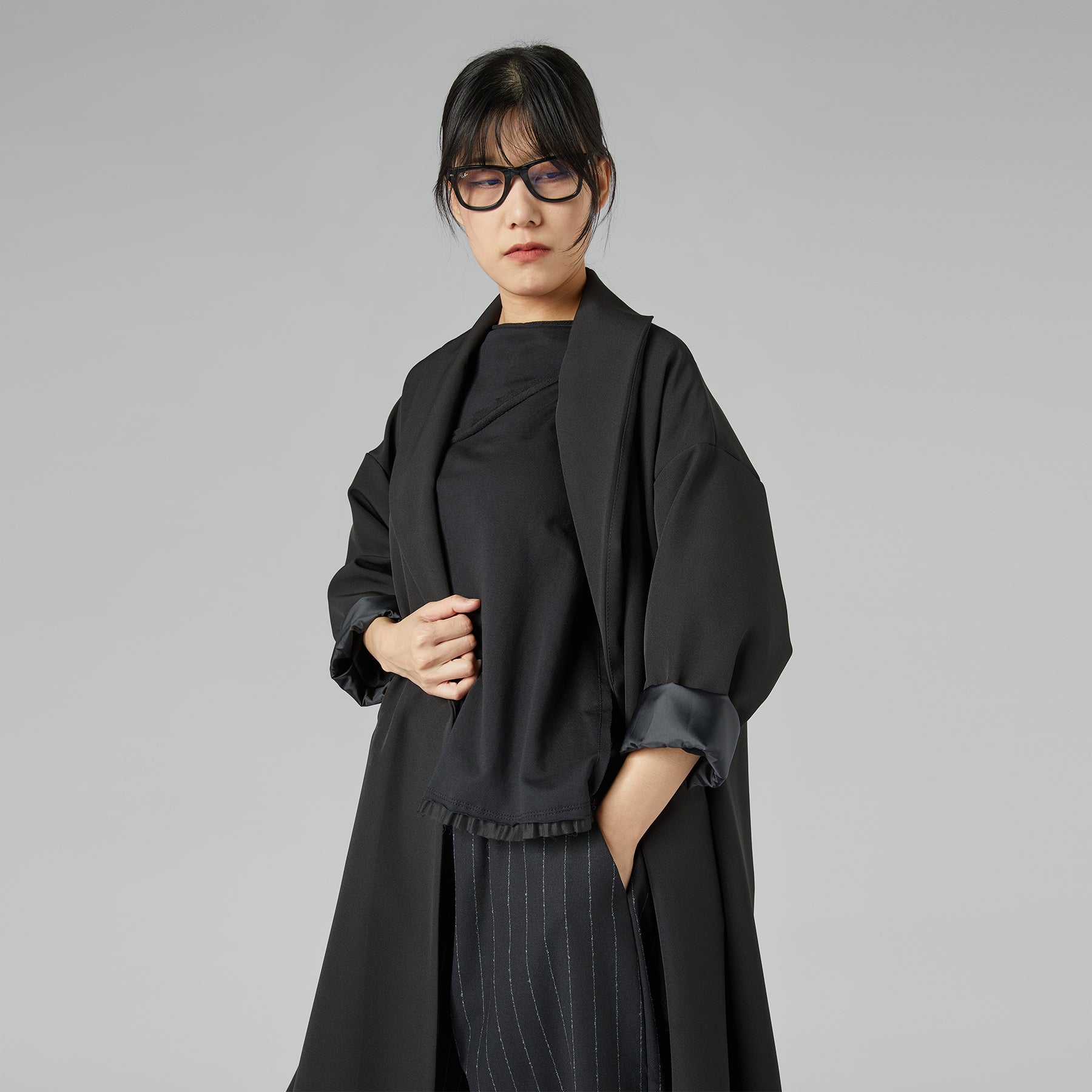 KURTKA Z PODSZEWKĄ I ROZCIĘCIAMI