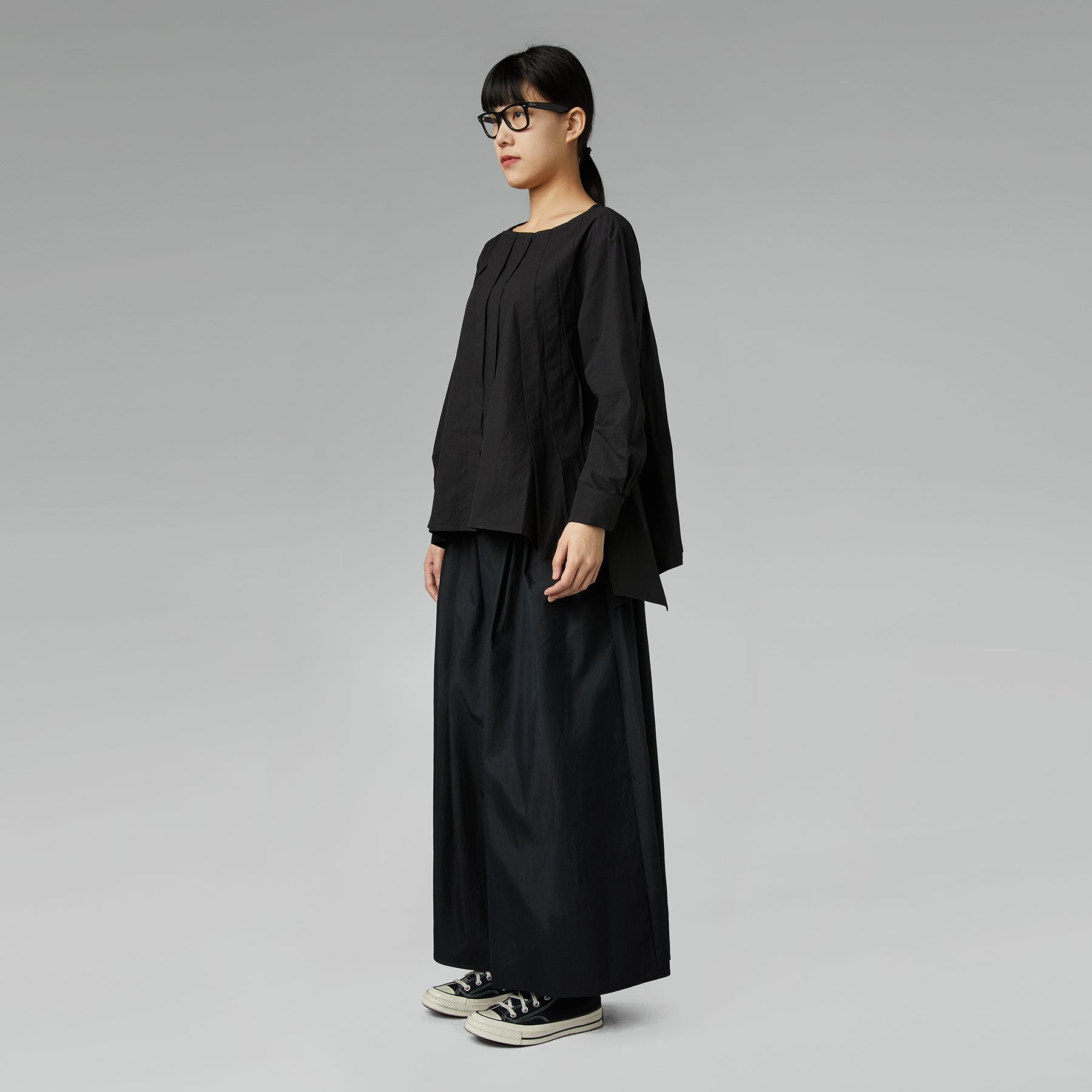 BLOUSE WITH PLEATS BLACK