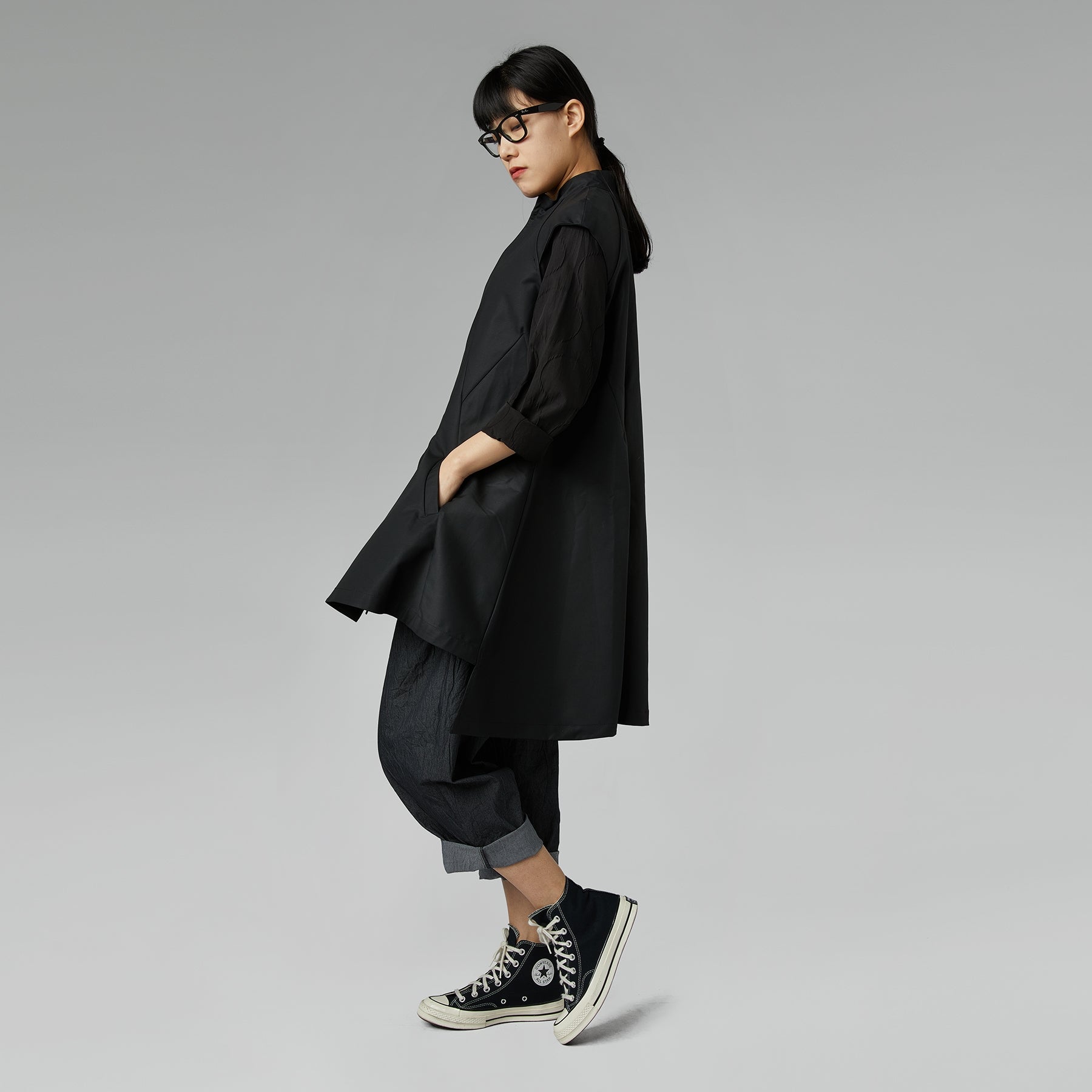 KAMIZELKA Z BAWEŁNY Z ZAMKIEM CZARNYM