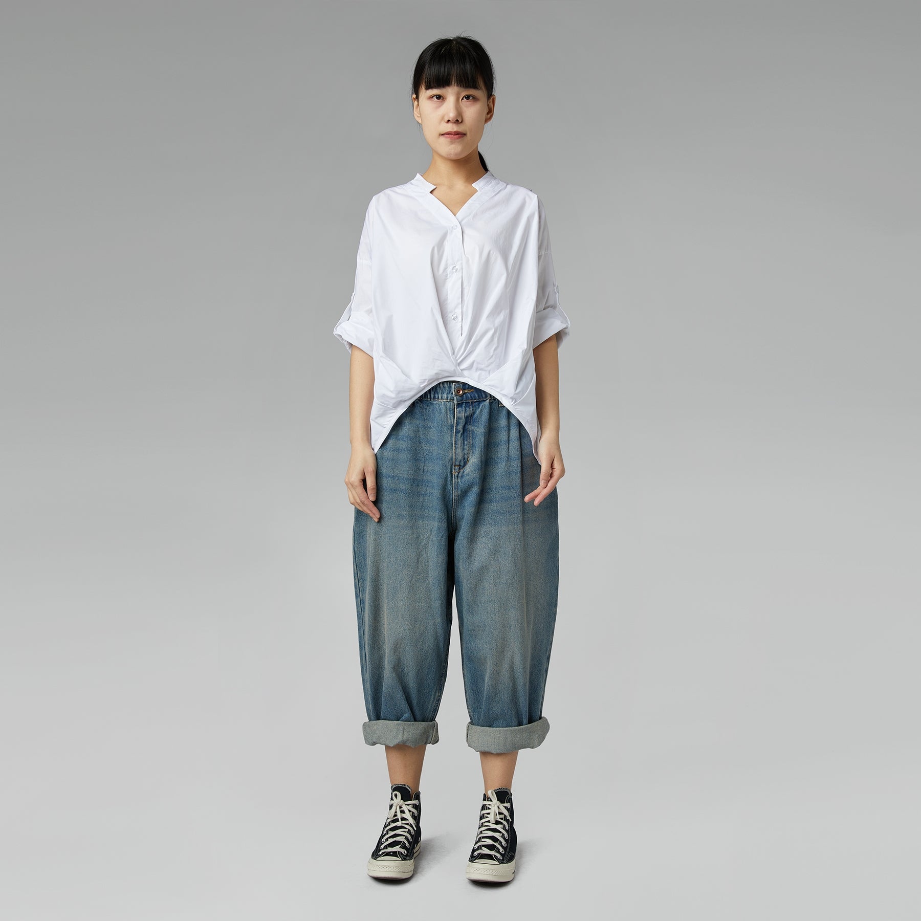 BLUSA CON SCOLLO A SCALETTA BIANCA