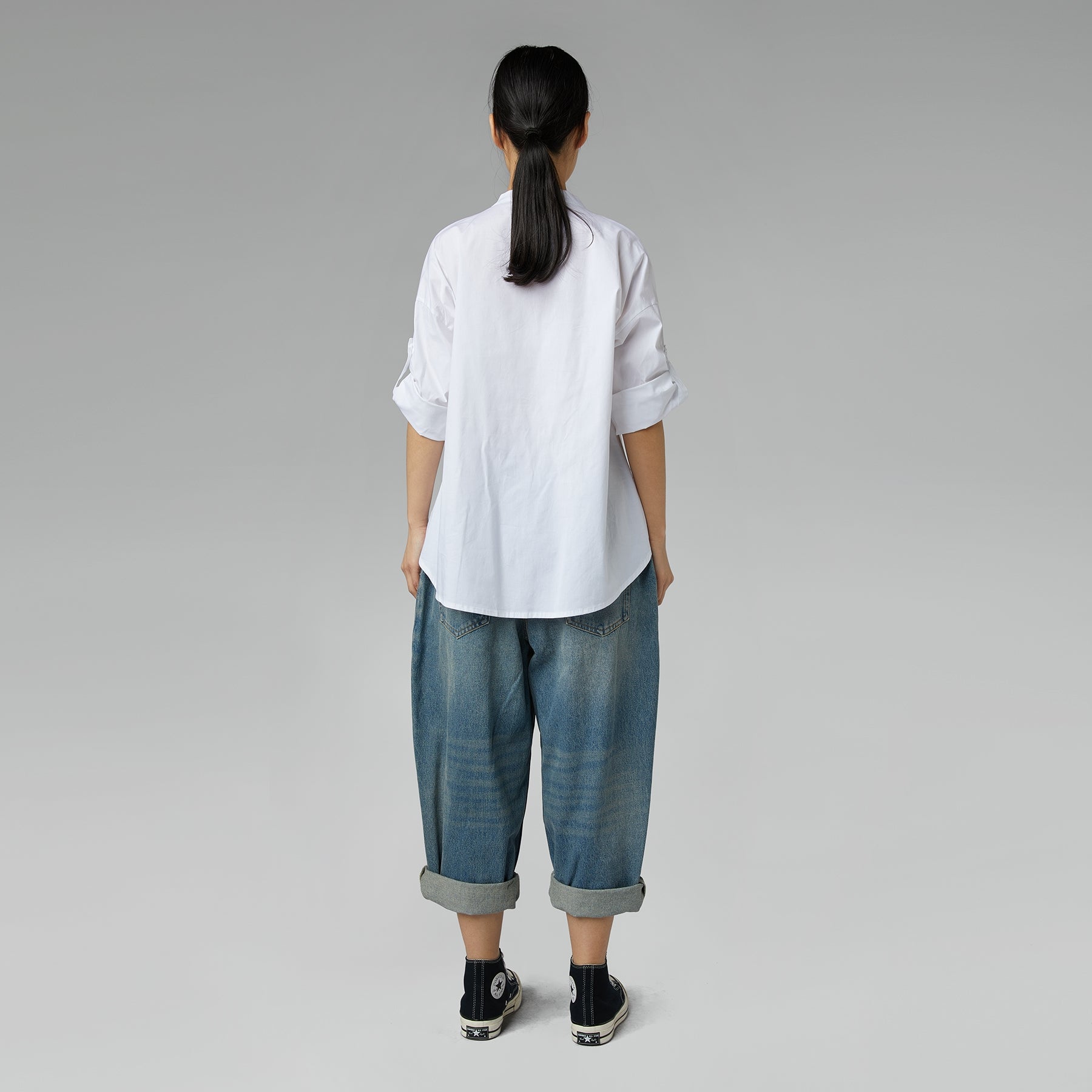 BLUSA CON SCOLLO A SCALETTA BIANCA