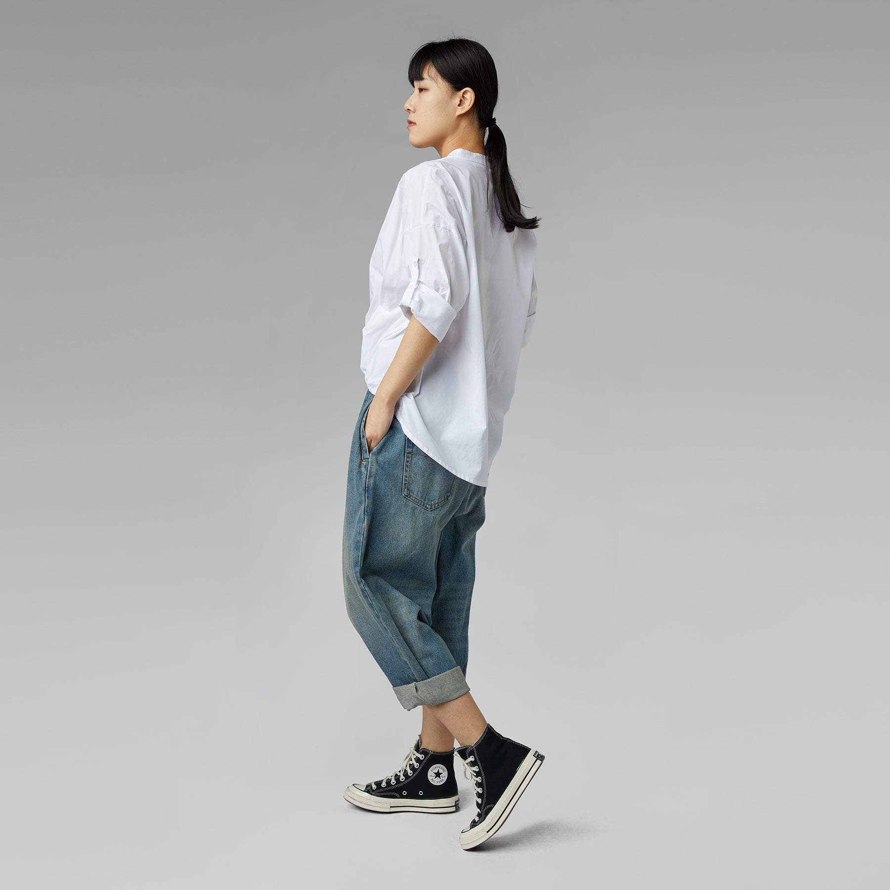 BLUSA CON SCOLLO A SCALETTA BIANCA