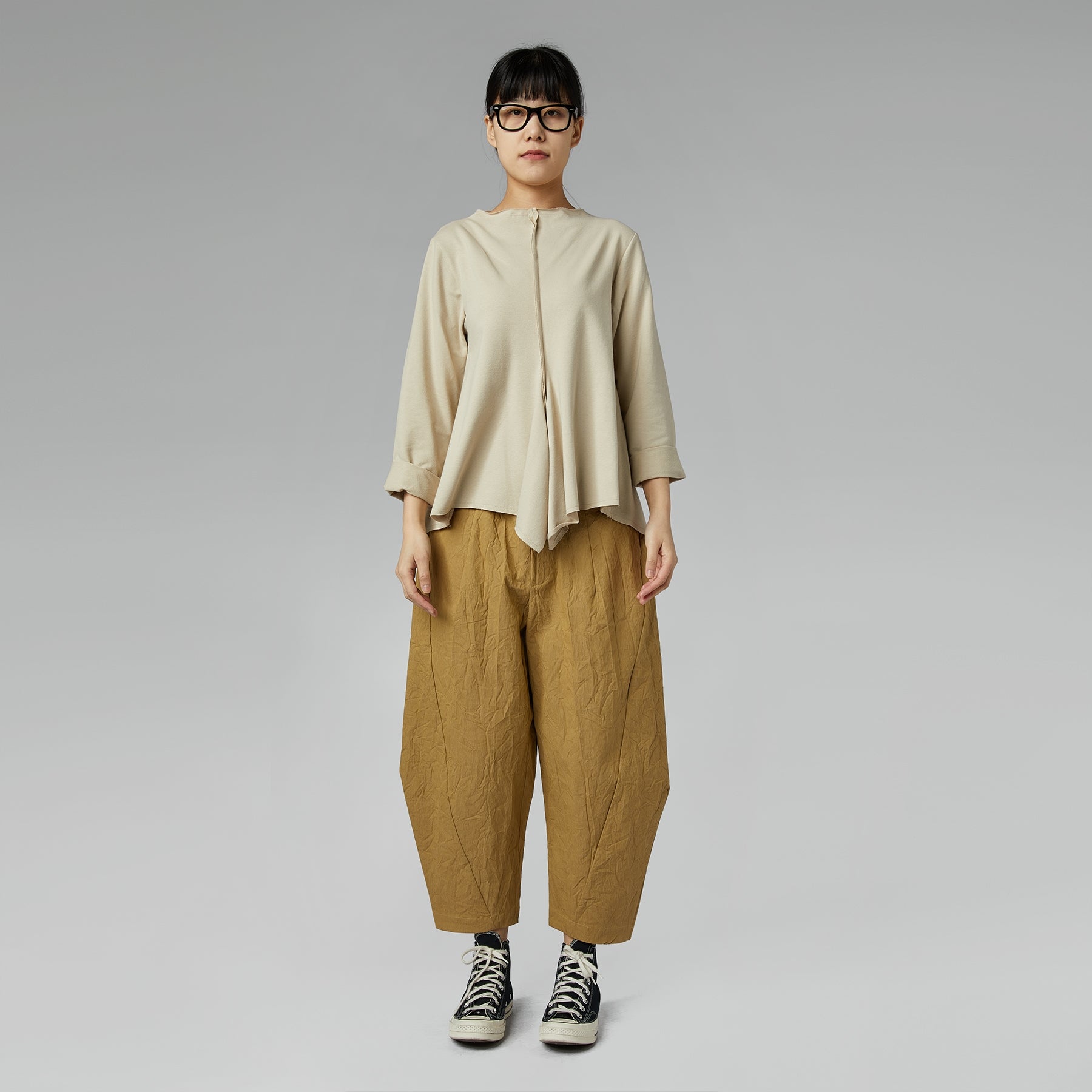 PANTALONI A PUNTA IN TESSUTO EFFETTO STROPICCIATO ORO