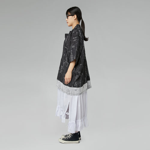 BLACK AND WHITE OVERSIZED BLOUSE