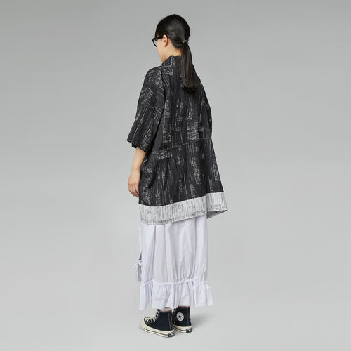 BLACK AND WHITE OVERSIZED BLOUSE