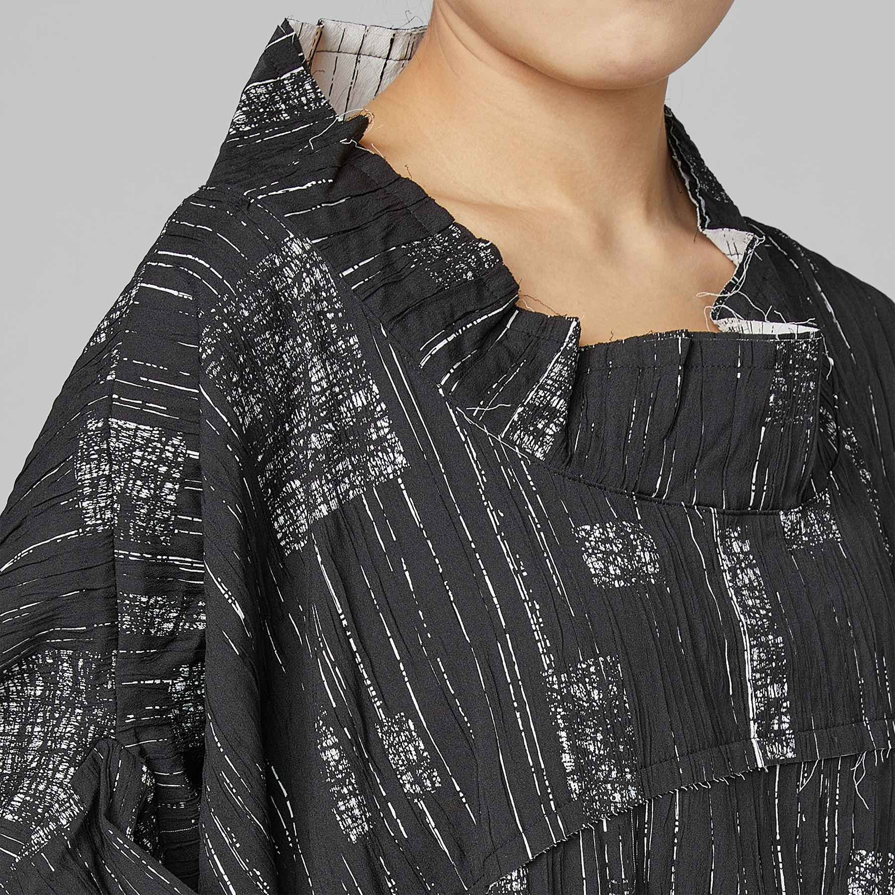 BLACK AND WHITE OVERSIZED BLOUSE