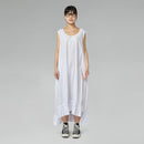 ROBE BLANCHE AVEC CORDON DE SERRAGE EN BAS