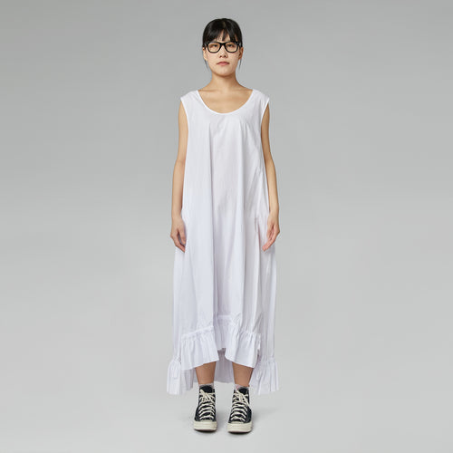 ROBE BLANCHE AVEC CORDON DE SERRAGE EN BAS