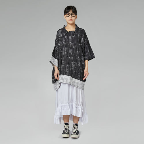 ROBE BLANCHE AVEC CORDON DE SERRAGE EN BAS