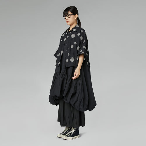 CAMICIA NERA CON DISEGNO IN RILIEVO