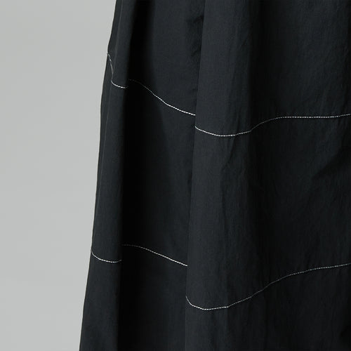 BLACK LOOSE TROUSERS WITH CONTRASTING STITCHING