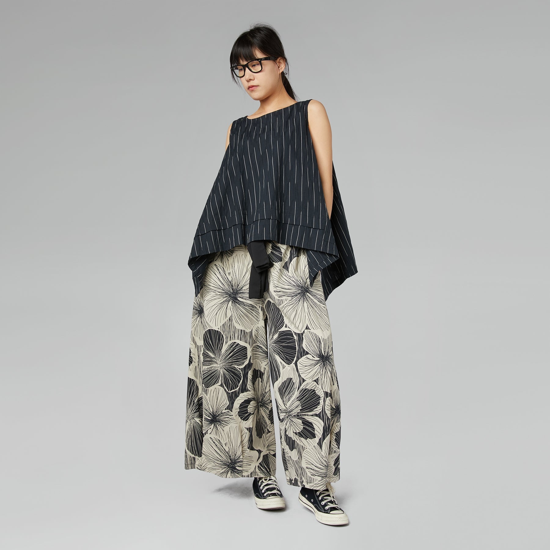 PANTALONI CON STAMPA FLOREALE