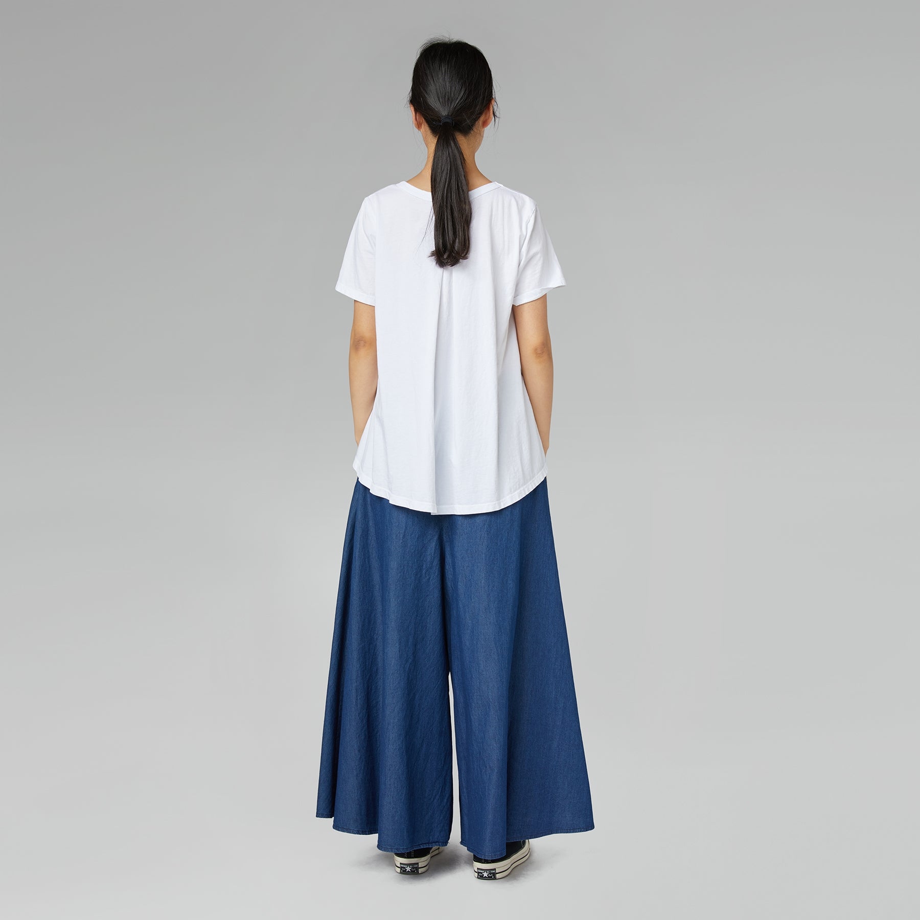 BASIC SHORT-SLEEVED T-SHIRT WHITE