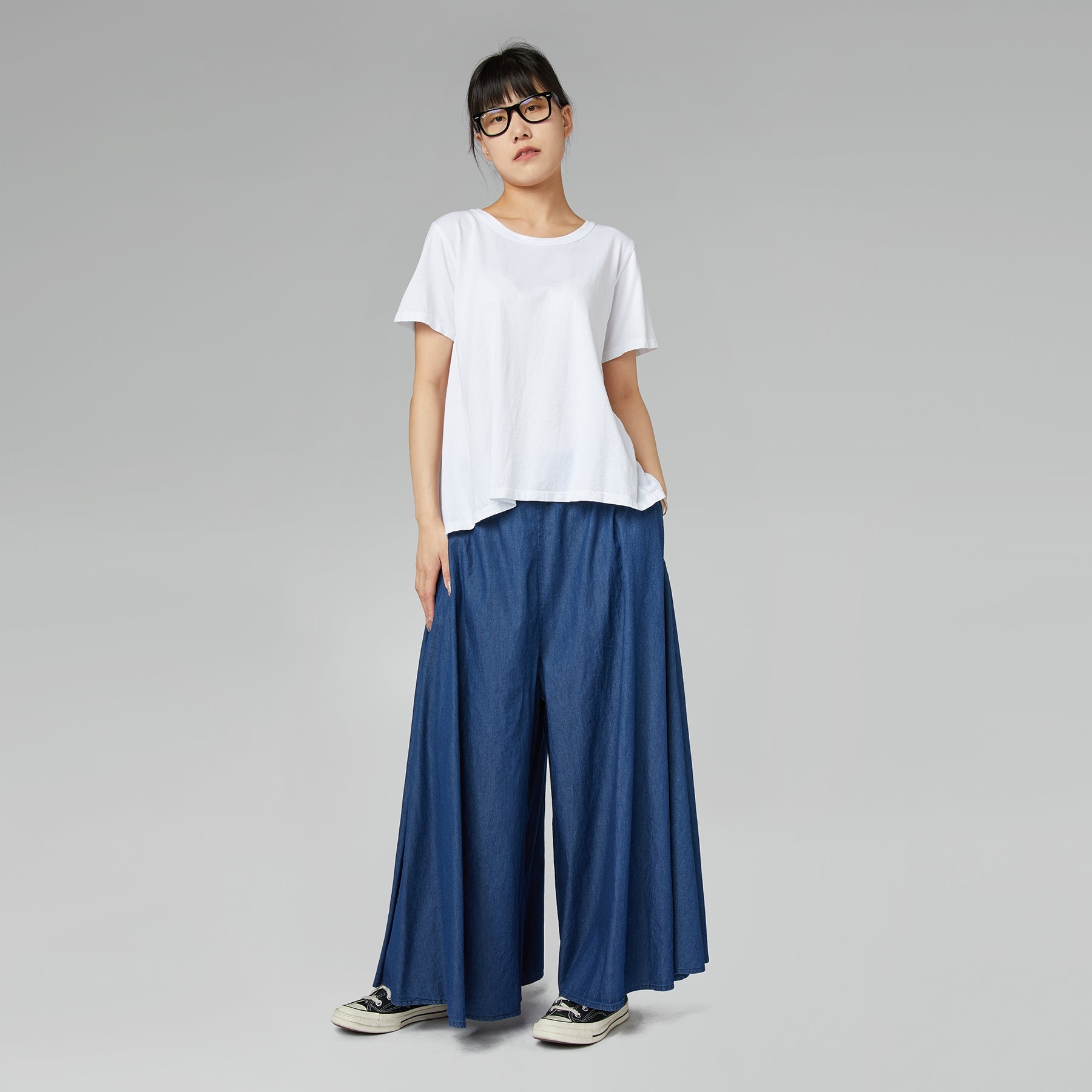 BASIC SHORT-SLEEVED T-SHIRT WHITE