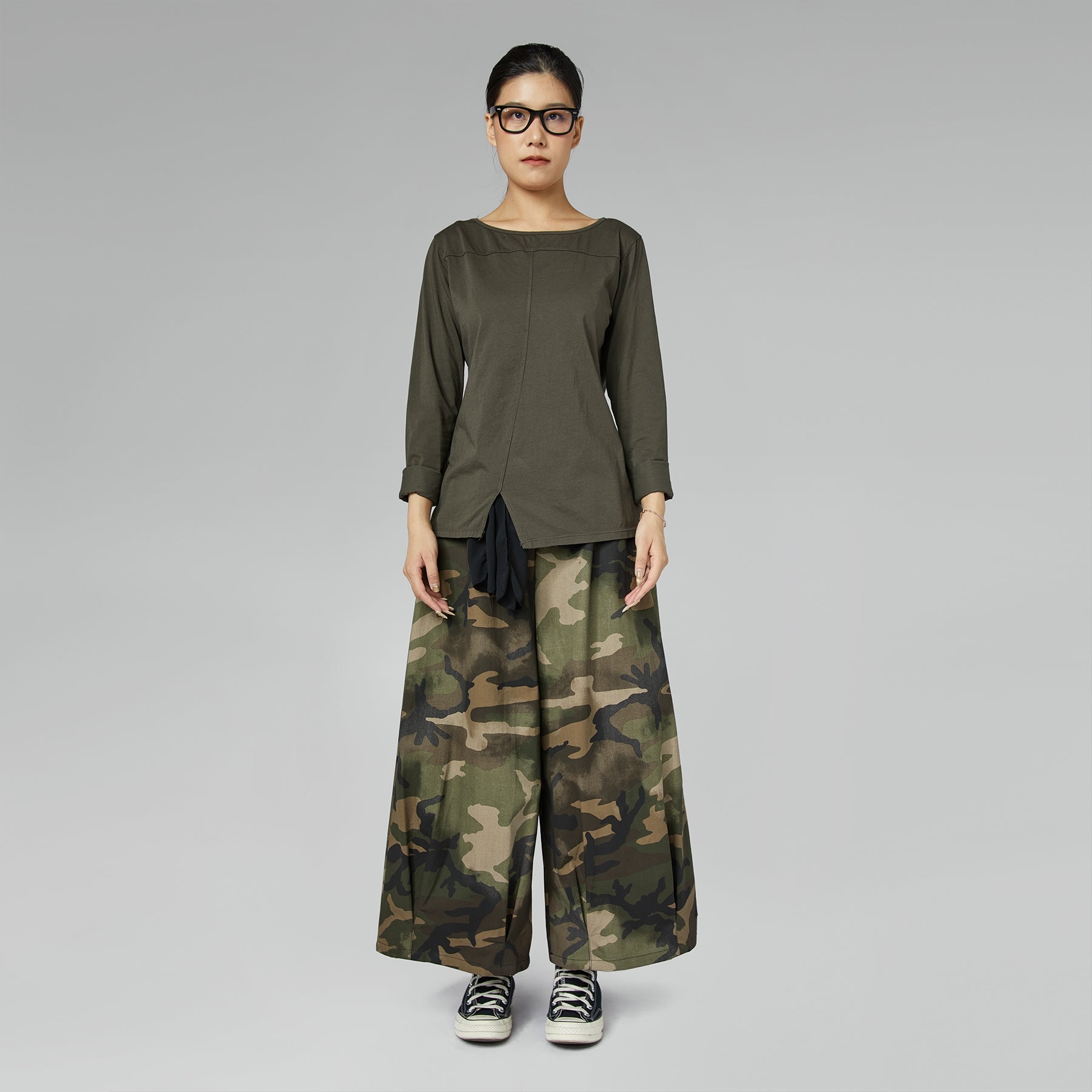PANTALONI IN COTONE CON FANTASIA MILITARE