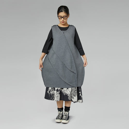 BALLOON DRESS WITH EXTERNAL STITCHING BLACK