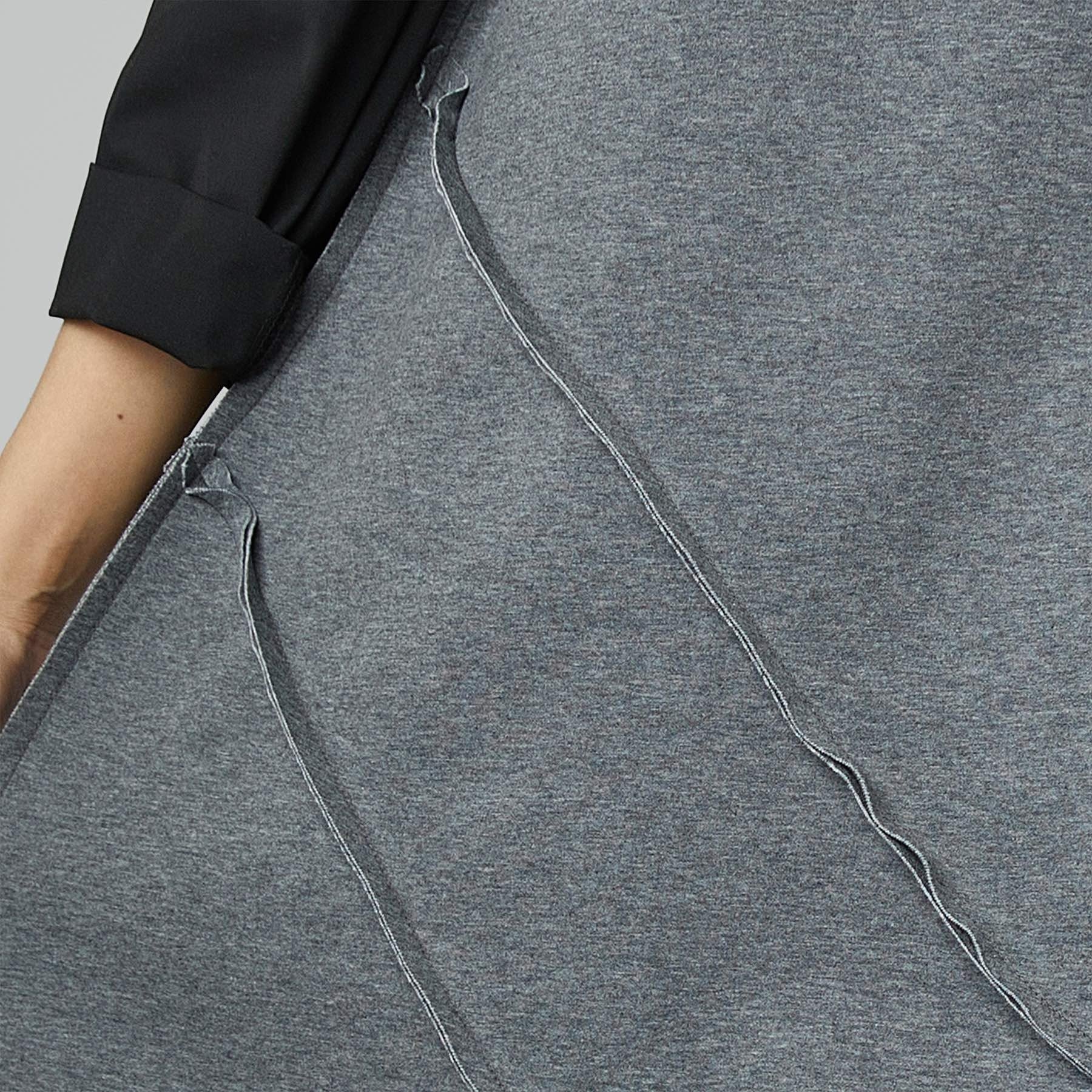 BALLOON DRESS WITH EXTERNAL STITCHING BLACK