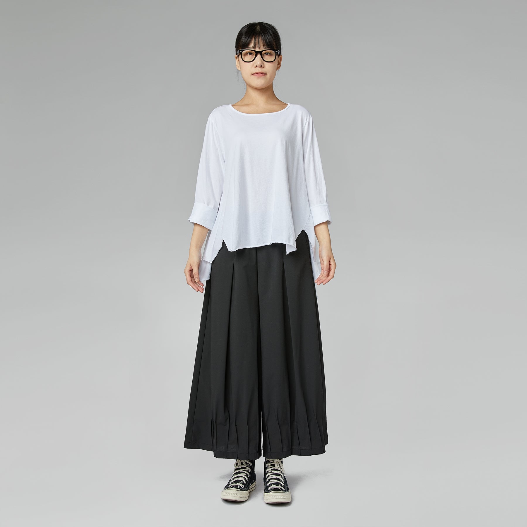 KOSZULKA BAWEŁNIANA Z ROZCIĘCIAMI PO BOKU BRĄZOWA