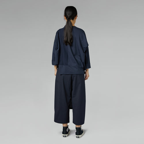 BLUZKA Z DZIANINOWYMI DETALAMI NIEBIESKA