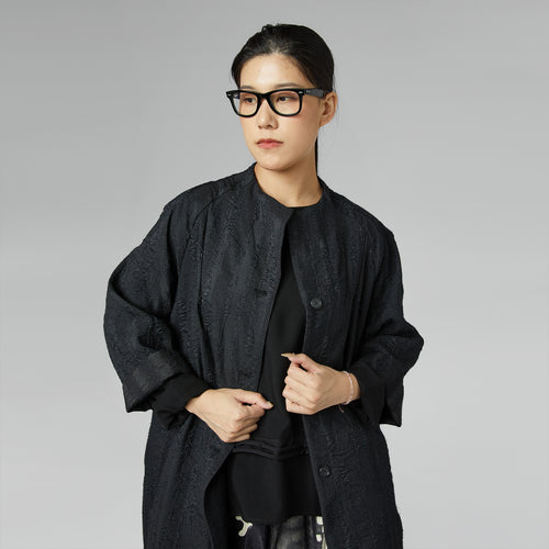 ELABORATED LIGHTWEIGHT COAT