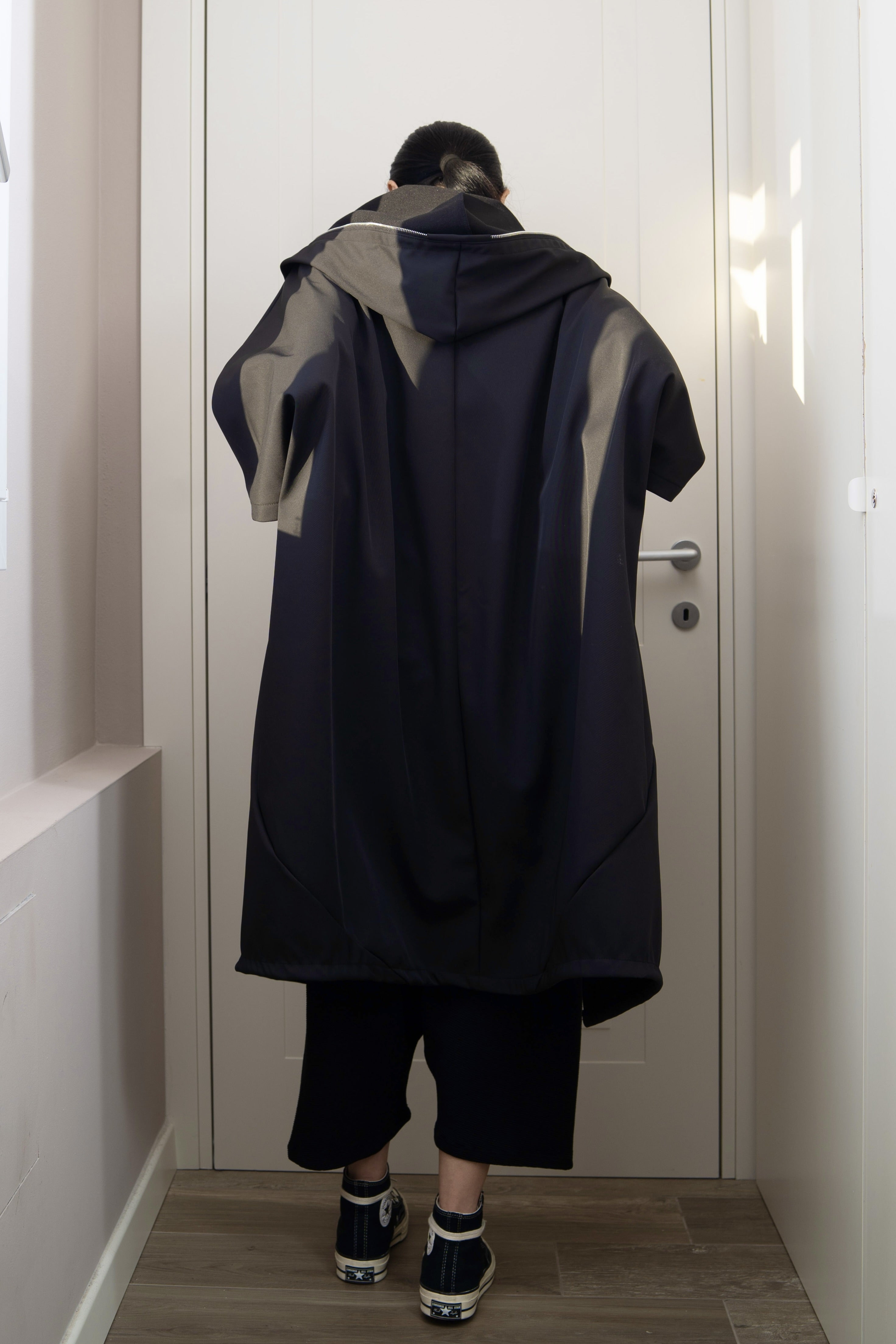 LOOSE COAT WITH BAT SLEEVES