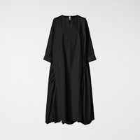 ABITO CON DETTAGLIO PIEGHE NERO