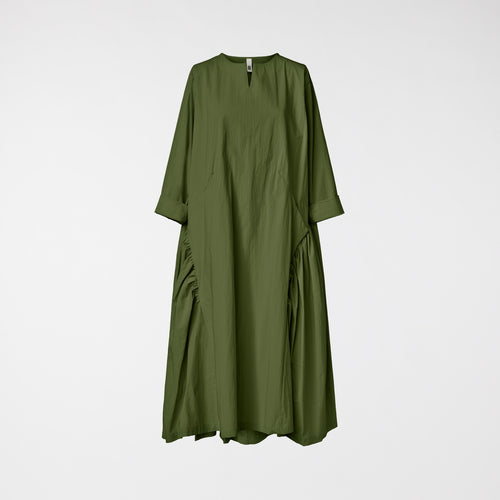 VESTIDO CON DETALLE PLIEGUES MILITARE