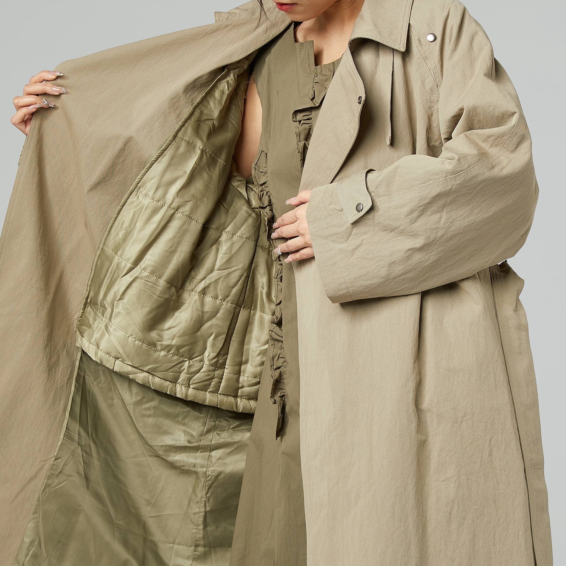 TRENCH WITH REMOVABLE PADDING